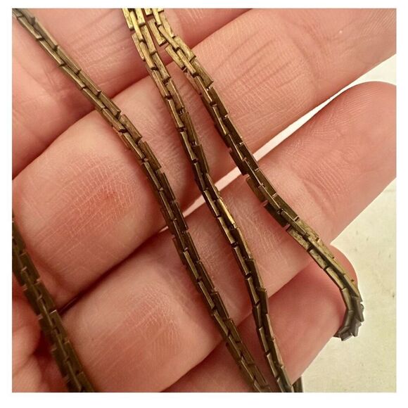 Gold tone cameo necklace - Picture 9 of 11